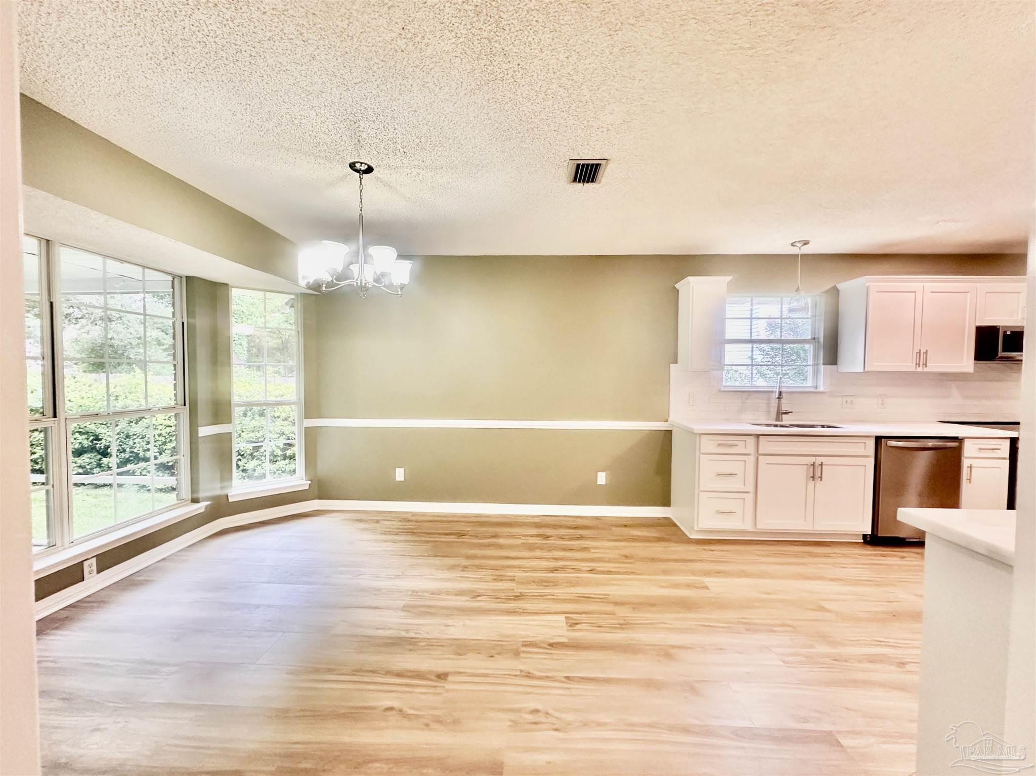 725 Ridge Road Pensacola, FL 32514 - Photo 7 of 48
