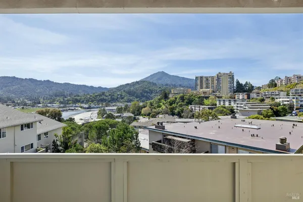 $1,595,000 | 175 Upper Via Casitas, Unit 26, Greenbrae, CA 94904