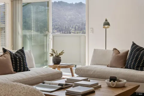 $1,595,000 | 175 Upper Via Casitas, Unit 26, Greenbrae, CA 94904