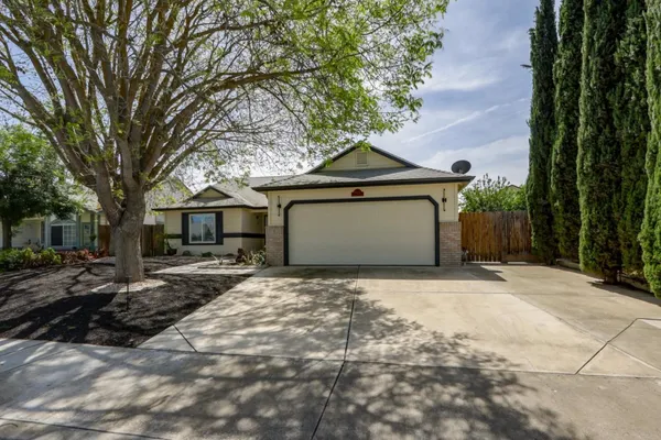 $459,000 | 2247 Laguna Way, Los Banos, CA 93635
