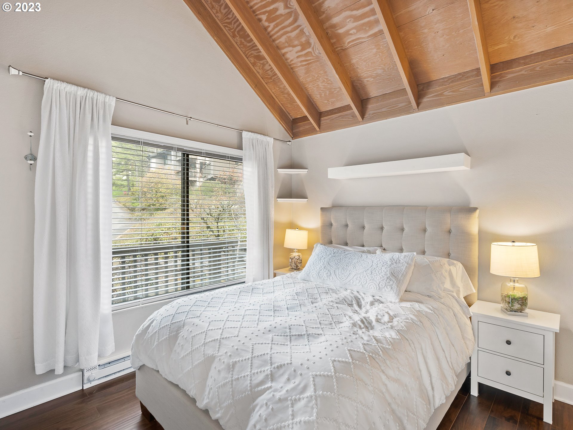 7602 Southwest Barnes Road, Unit A Portland, OR 97225 - Photo 12 of 24 Gallery Image 12