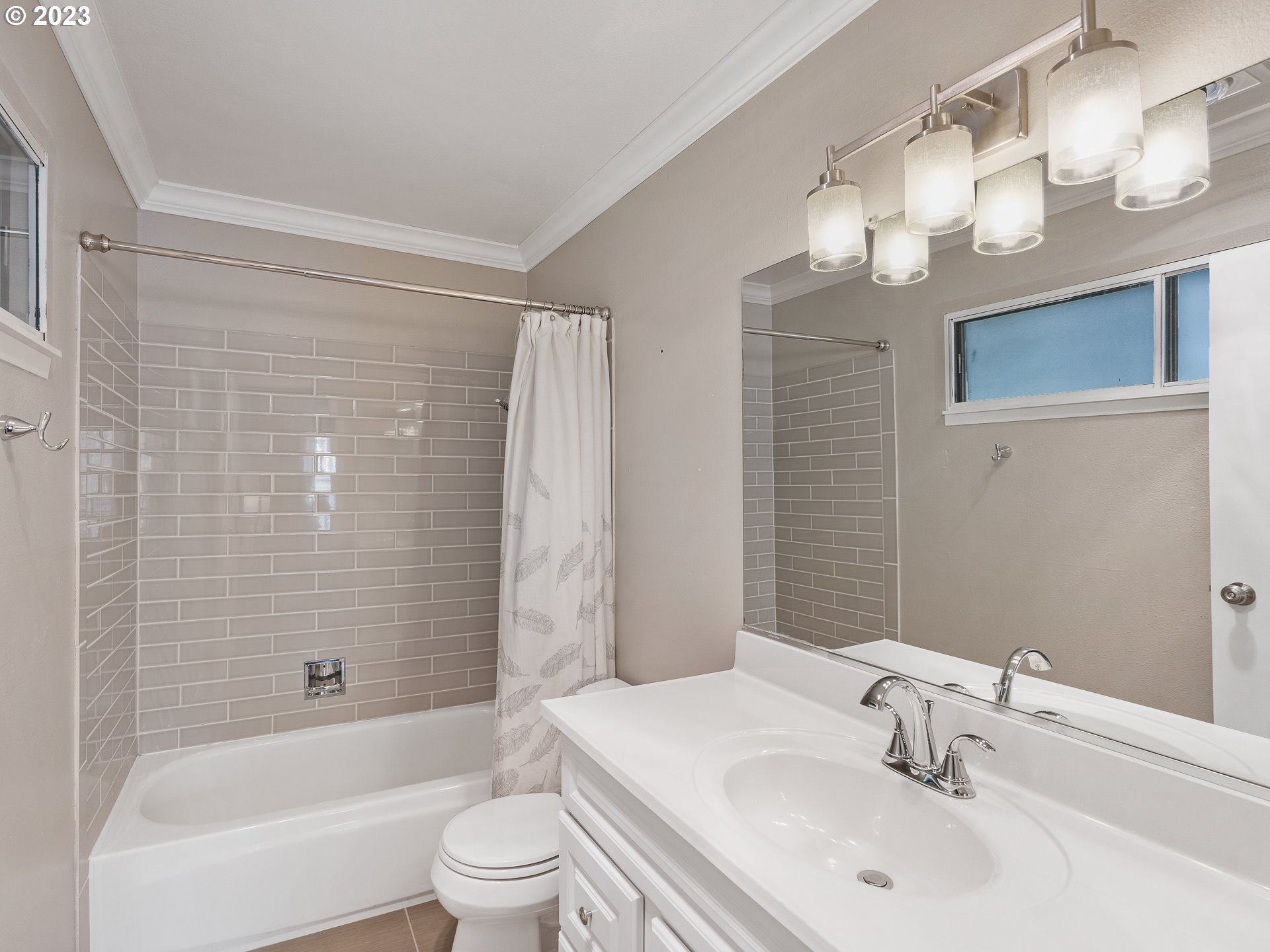 7602 Southwest Barnes Road, Unit A Portland, OR 97225 - Photo 15 of 24 Gallery Image 15