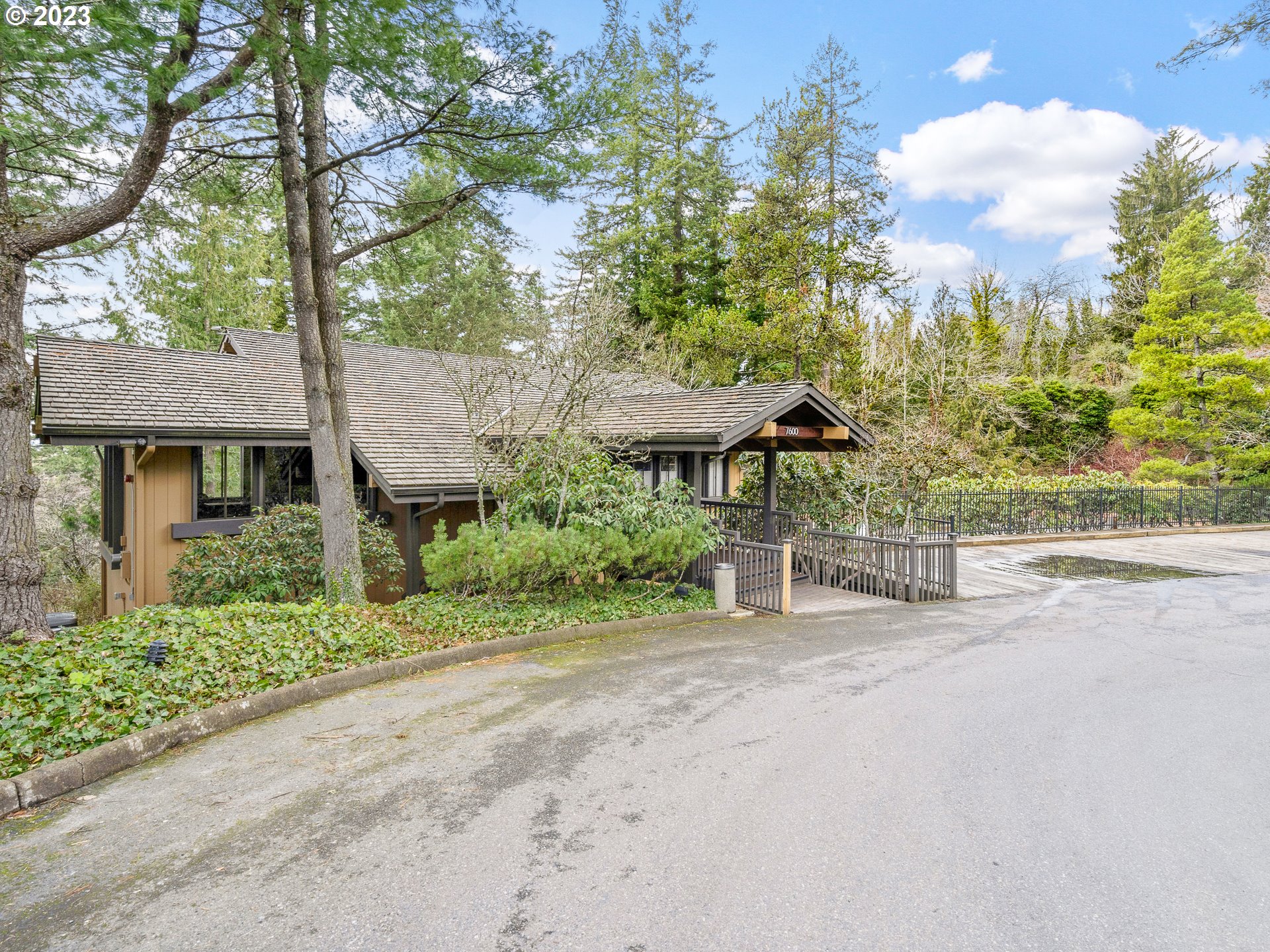 7602 Southwest Barnes Road, Unit A Portland, OR 97225 - Photo 24 of 24 Gallery Image 24
