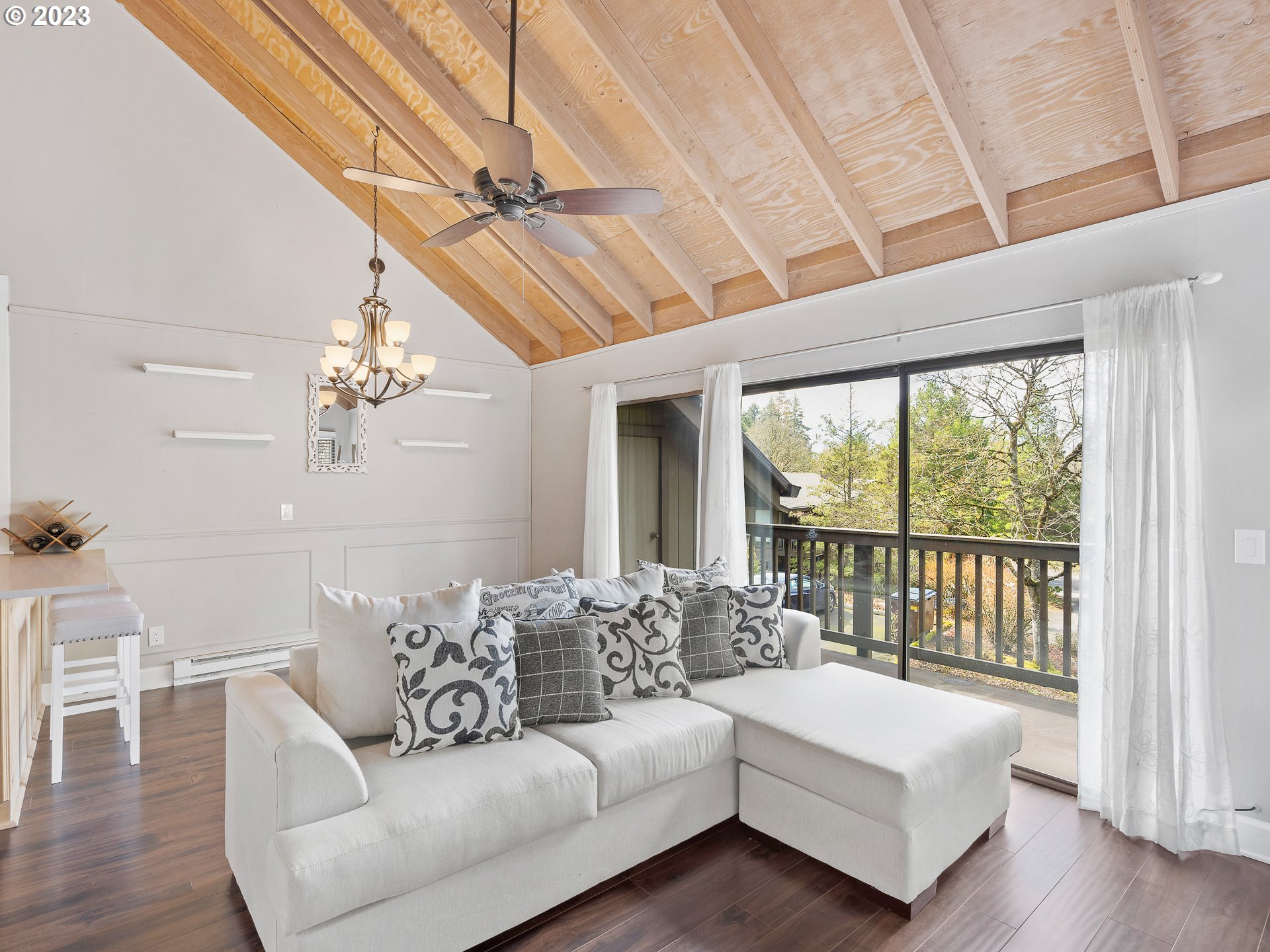 7602 Southwest Barnes Road, Unit A Portland, OR 97225 - Photo 3 of 24 Gallery Image 3