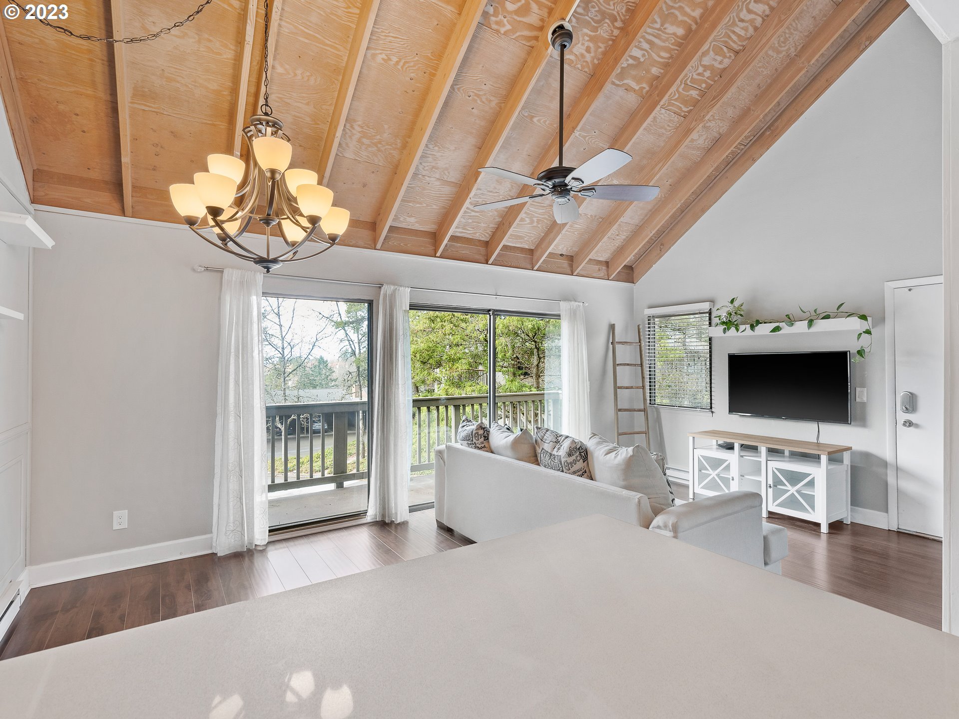 7602 Southwest Barnes Road, Unit A Portland, OR 97225 - Photo 8 of 24 Gallery Image 8