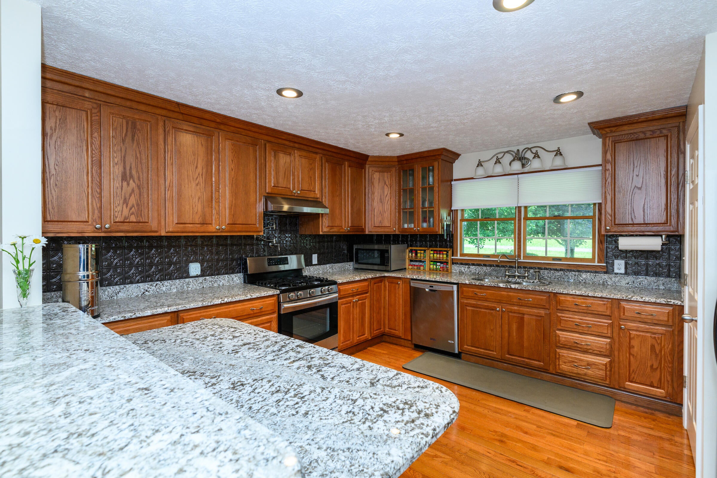 2704 Stone House Road Caldwell, WV 24925 - Photo 13 of 94 Gallery Image 13