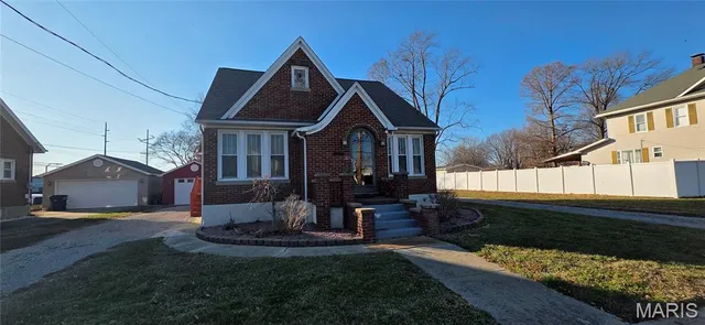 $190,000 | 803 North Sparta Street, Steeleville, IL 62288