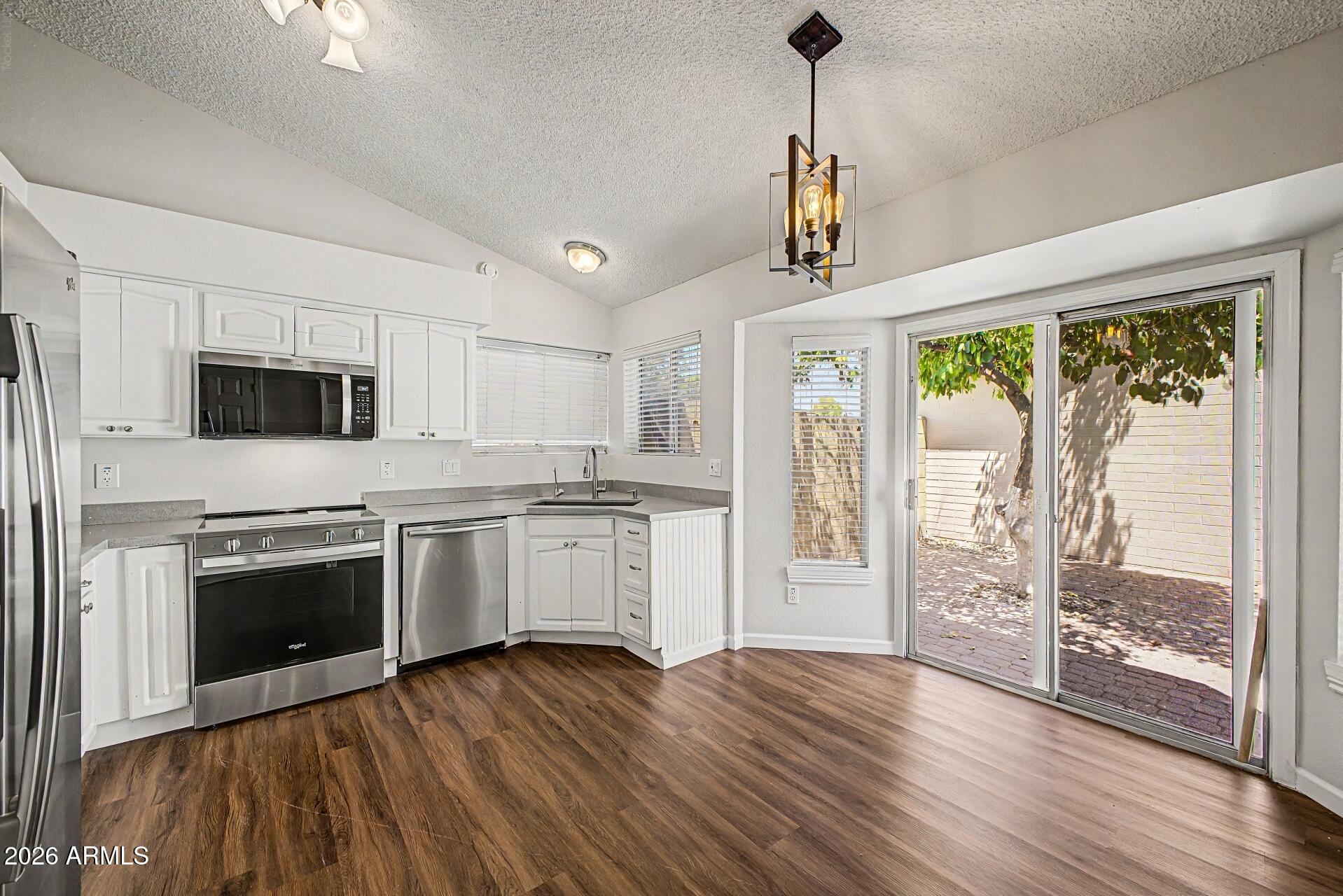 1055 North Recker Road, Unit 1045 Mesa, AZ 85205 - Photo 12 of 35 11-Recker