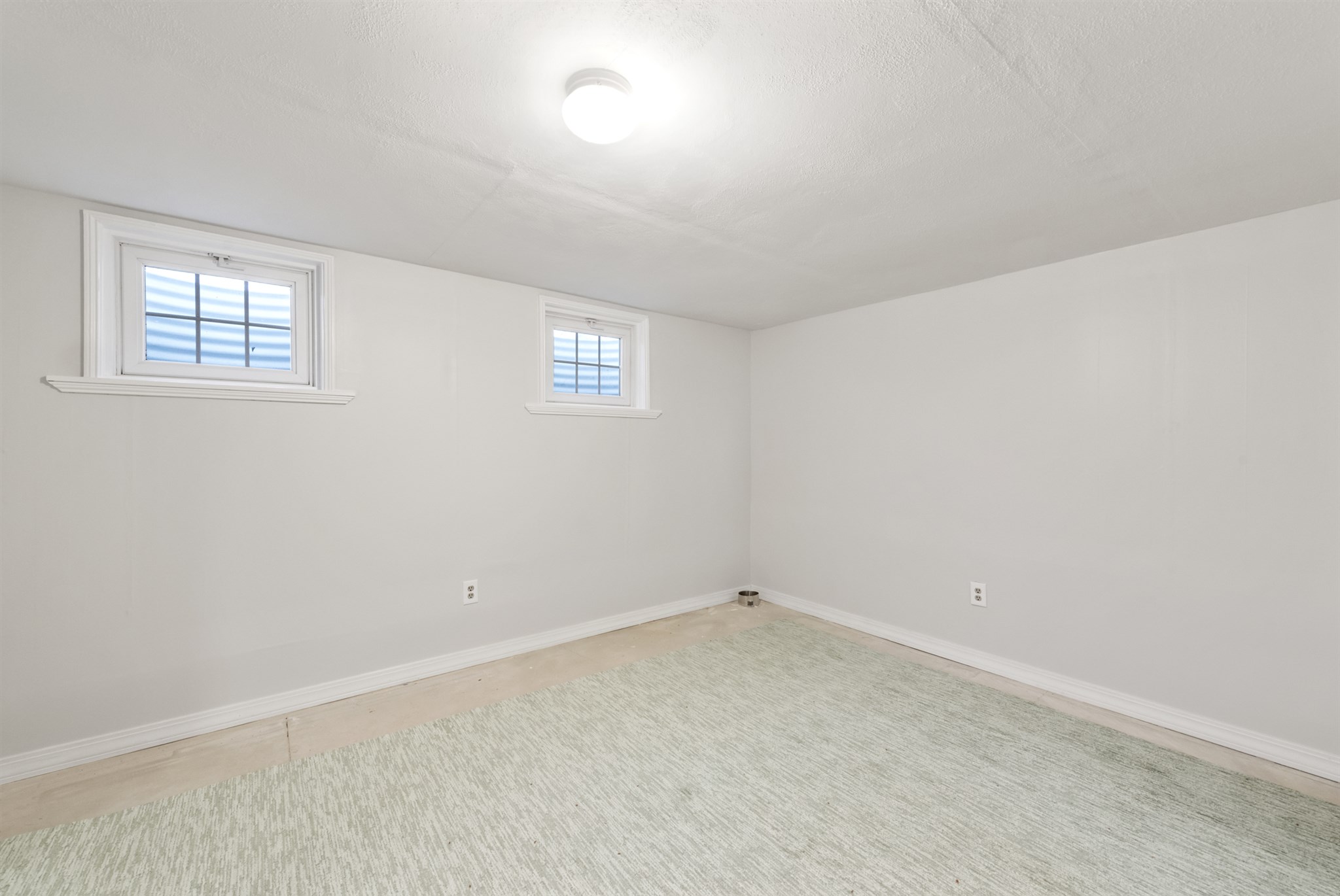 141 Hillhaven Road Manchester, NH 03104 - Photo 19 of 22 Gallery Image 19