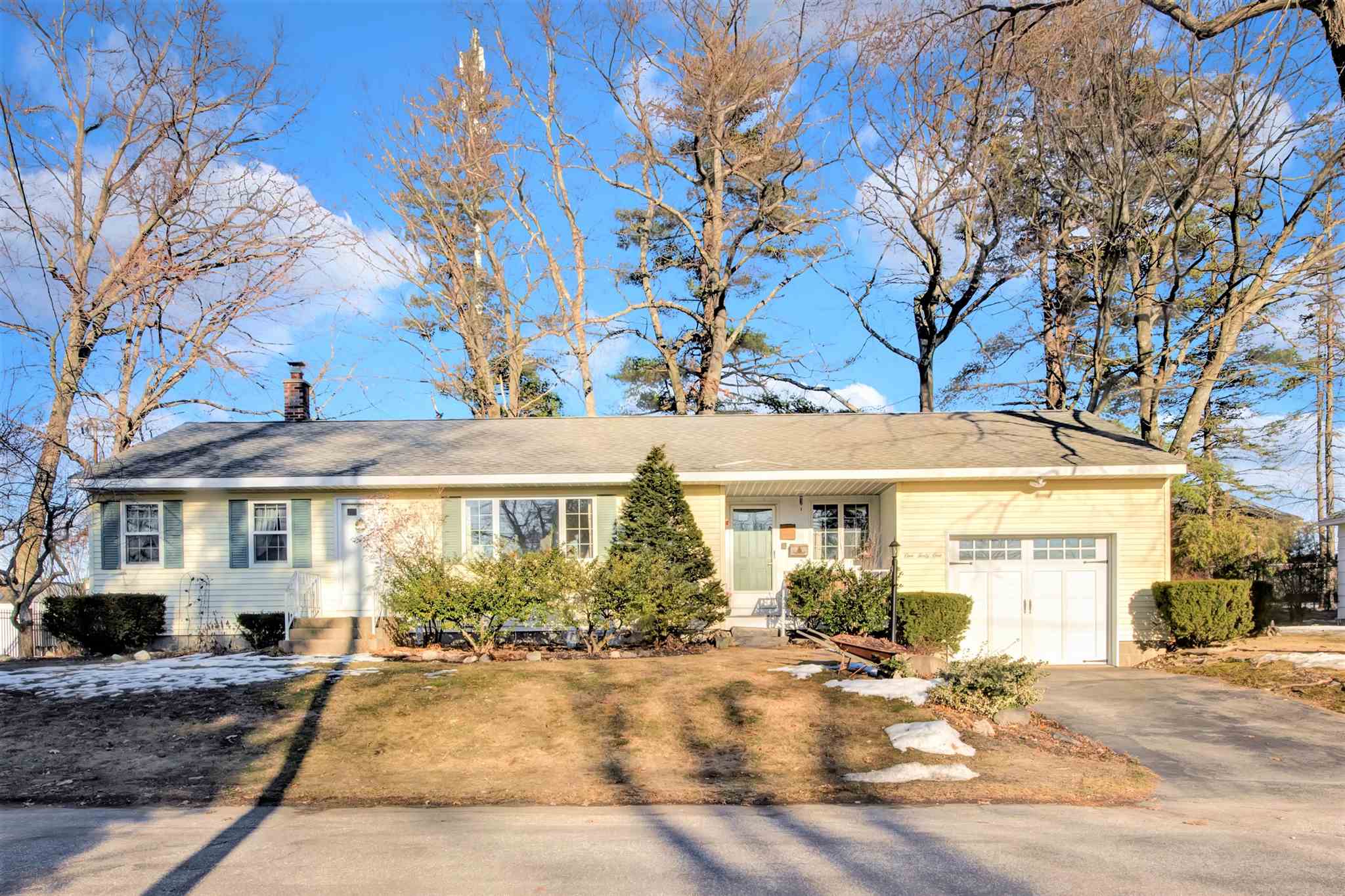141 Hillhaven Road Manchester, NH 03104 - Photo 2 of 22 Gallery Image 2