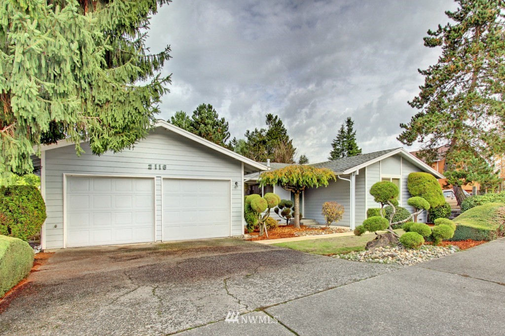 2116 Southeast 22nd Place Renton, WA 98055 - Photo 3 of 10
