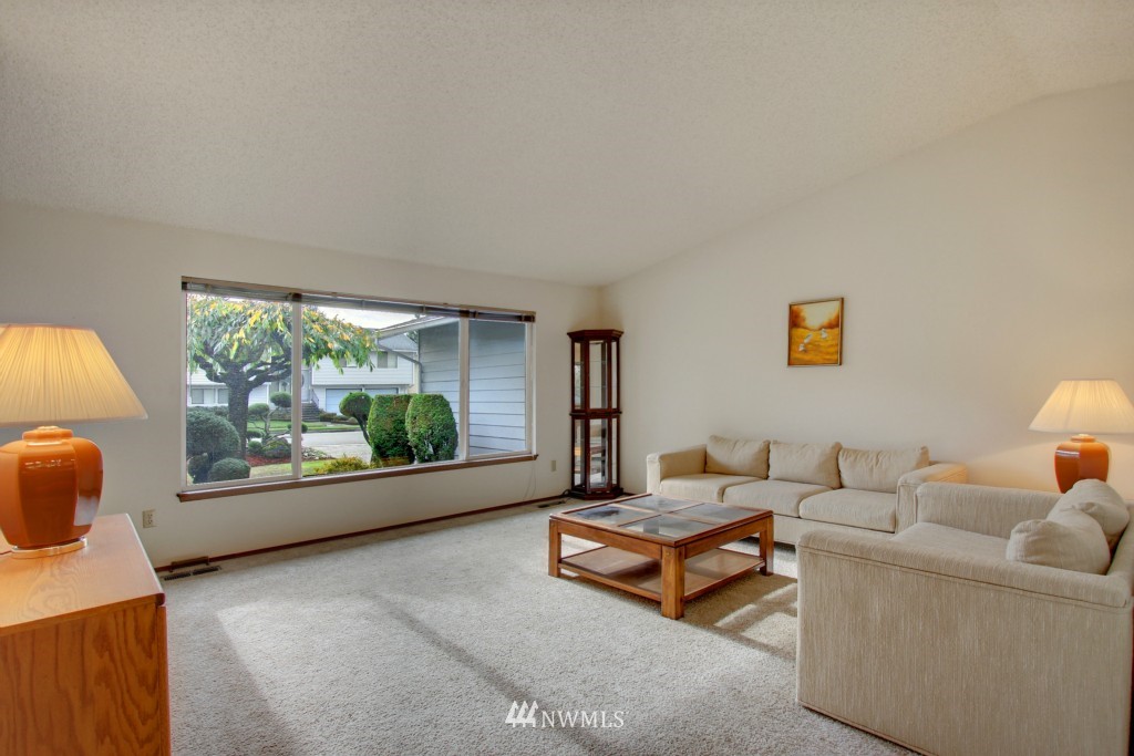 2116 Southeast 22nd Place Renton, WA 98055 - Photo 8 of 10