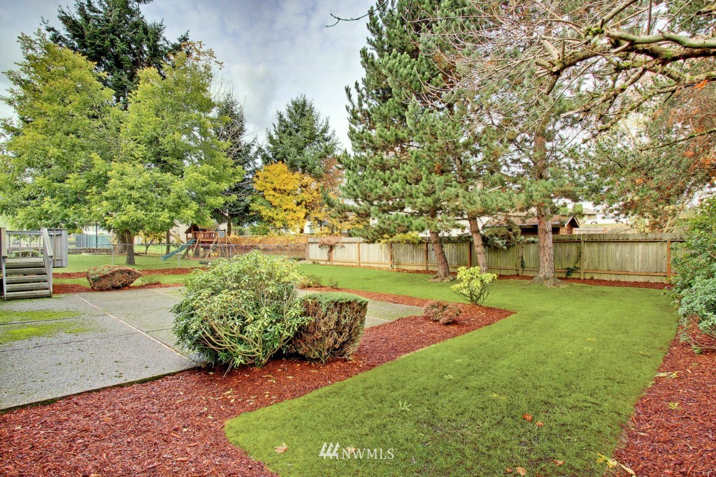 2116 Southeast 22nd Place Renton, WA 98055 - Photo 9 of 10