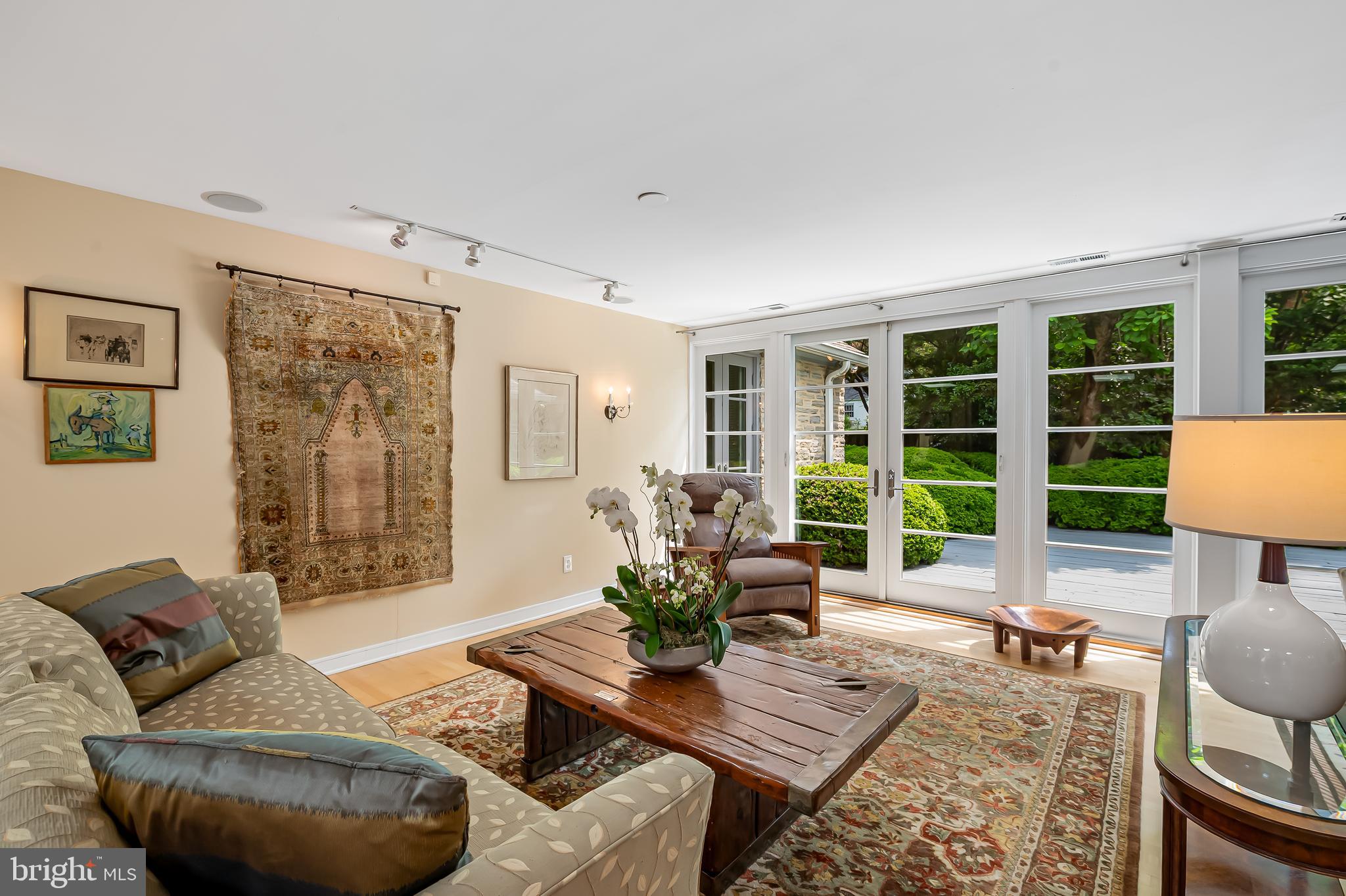 6 Meadow Road Baltimore, MD 21212 - Photo 9 of 53 a living room with furniture and a large window