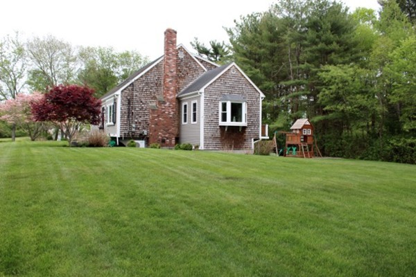 136 Brookwood Road Hanover, MA 02339 - Photo 3 of 25