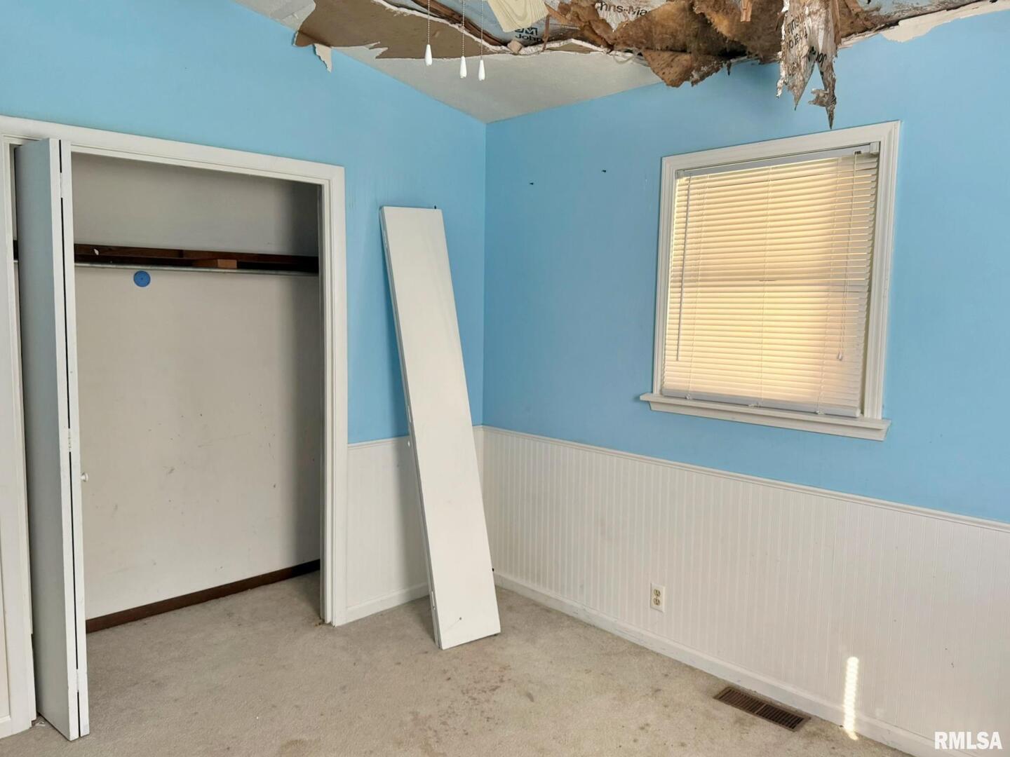 24 Adkins Street Metropolis, IL 62960 - Photo 14 of 23 a view of an empty room with a window