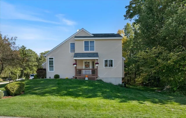 $520,000 | 18 Snug Harbor Lane, Atkinson, NH 03811