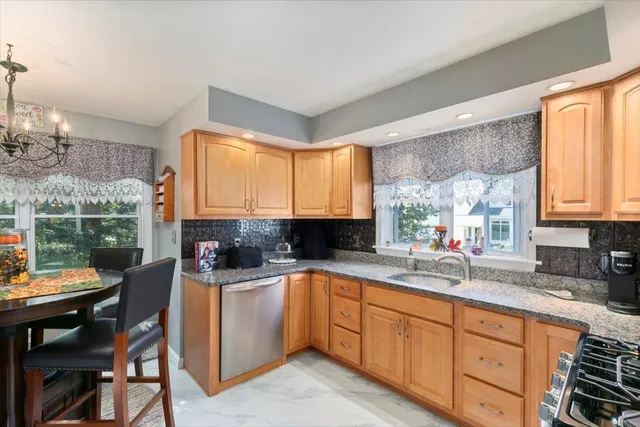 $520,000 | 18 Snug Harbor Lane, Atkinson, NH 03811