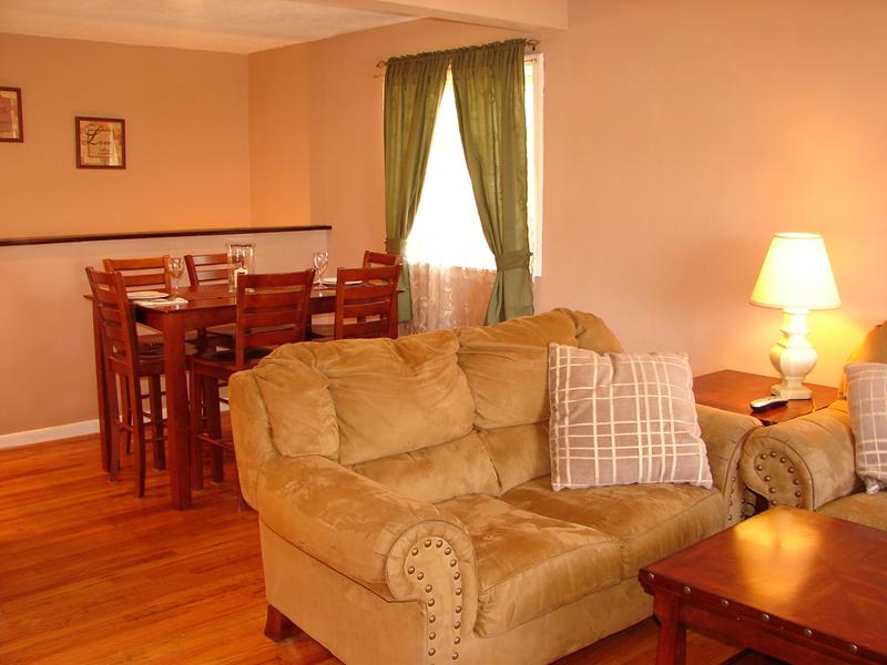 1041 Estates Road Southeast Roanoke, VA 24014 - Photo 2 of 11 Family Room