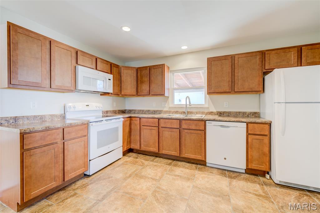 7057 Howdershell Road Hazelwood, MO 63031 - Photo 11 of 34 Gallery Image 11
