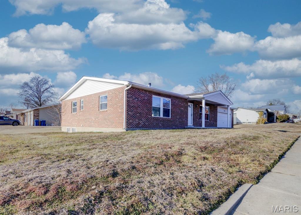 7057 Howdershell Road Hazelwood, MO 63031 - Photo 2 of 34 Gallery Image 2