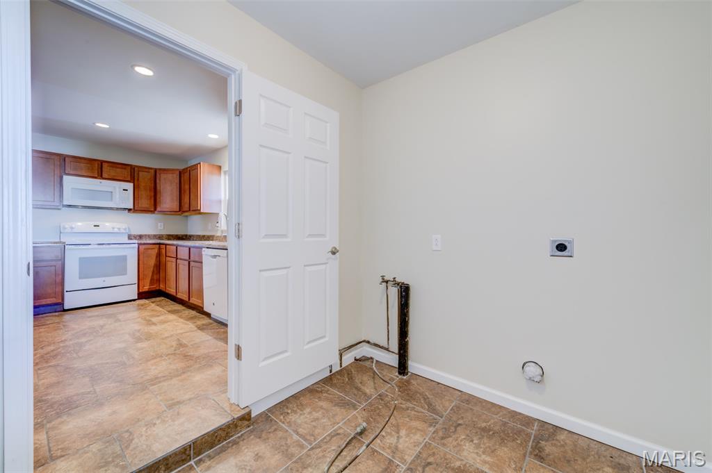 7057 Howdershell Road Hazelwood, MO 63031 - Photo 25 of 34 Gallery Image 25