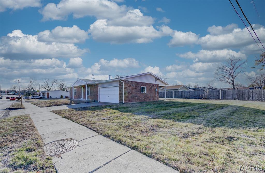 7057 Howdershell Road Hazelwood, MO 63031 - Photo 3 of 34 Gallery Image 3