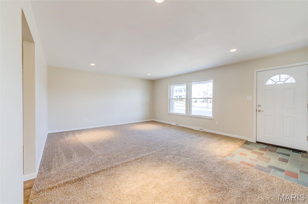 7057 Howdershell Road Hazelwood, MO 63031 - Photo 4 of 34 Gallery Image 4