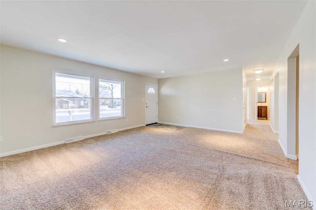 7057 Howdershell Road Hazelwood, MO 63031 - Photo 5 of 34 Gallery Image 5
