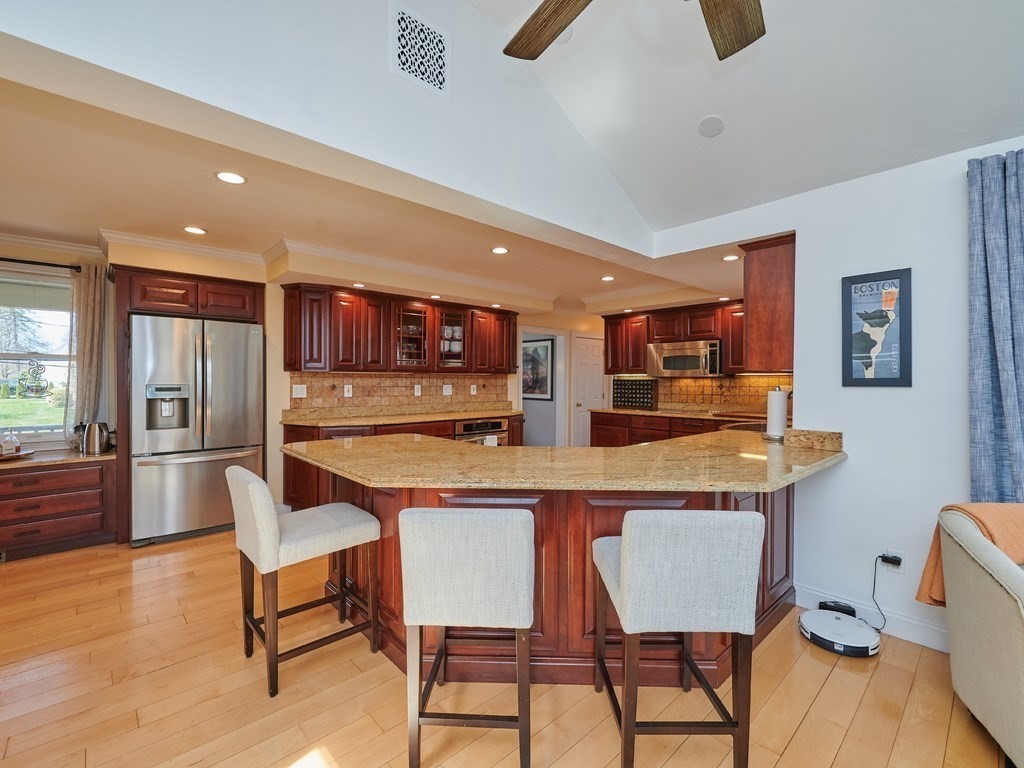 117 Old Charter Road Marlborough, MA 01752 - Photo 6 of 36 Gallery Image 6