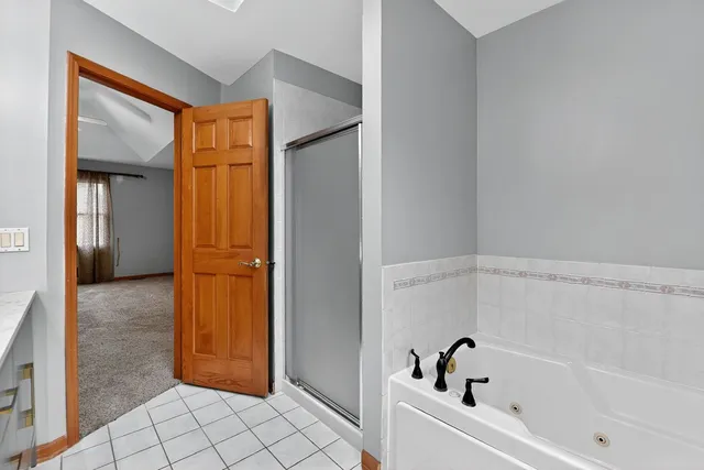 $2,999 | 1163 Shoreline Drive, Aurora, IL 60504