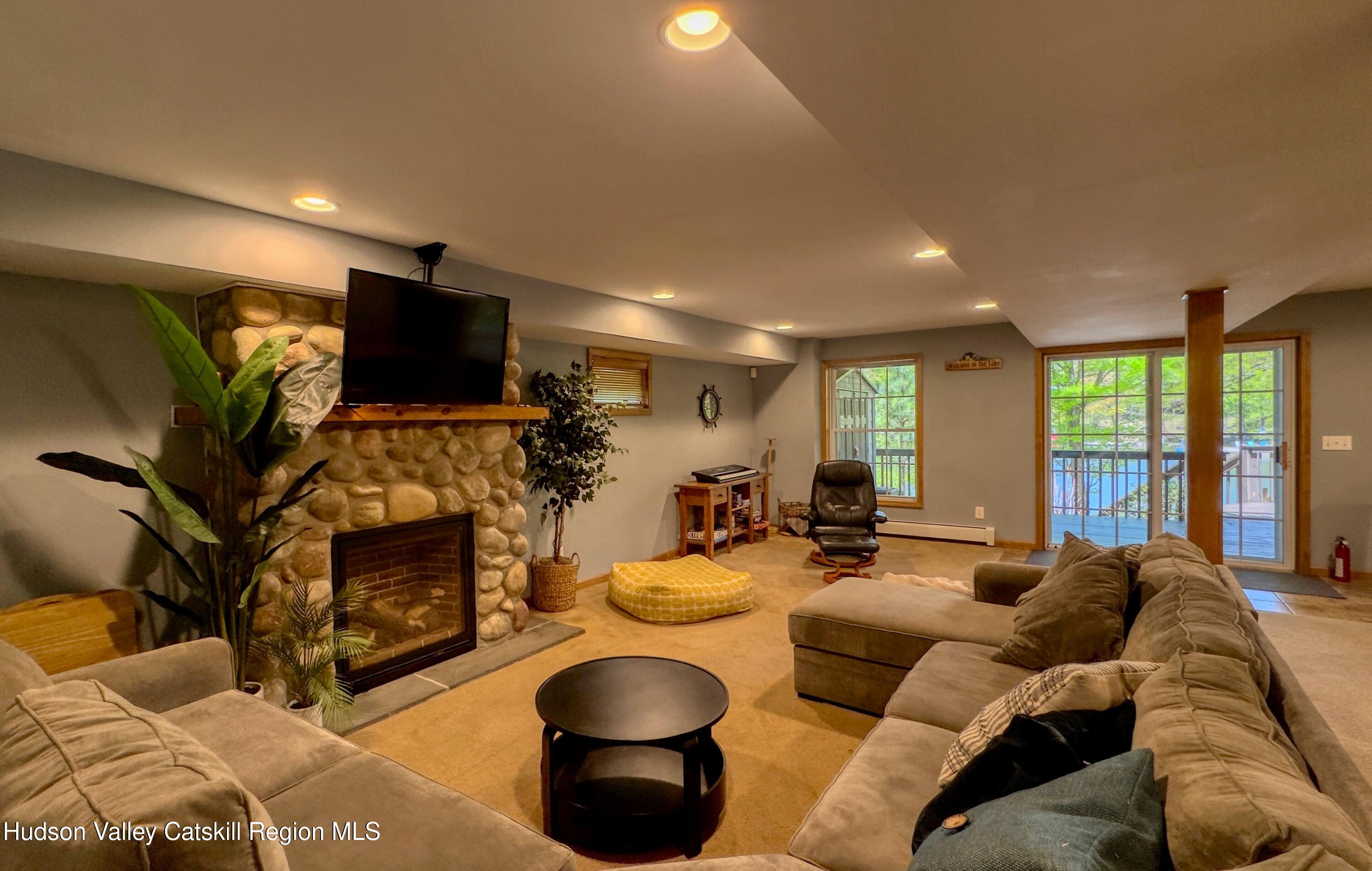 8 Rip Van Winkle Drive Athens, NY 12015 - Photo 40 of 53 IMG_7838_HDR 2_HDR
