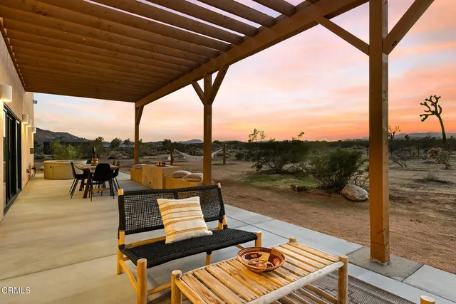 a view of a house with a tub