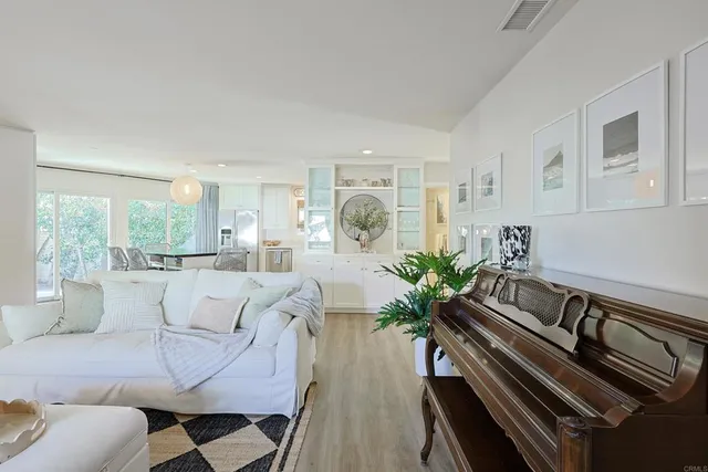 $15,000 | 1300 9th Street, Coronado, CA 92118