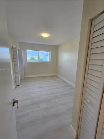 $6,000 | 834 Raymond Street, Miami Beach, FL 33141