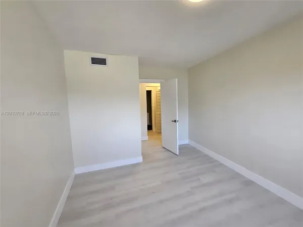 $6,000 | 834 Raymond Street, Miami Beach, FL 33141