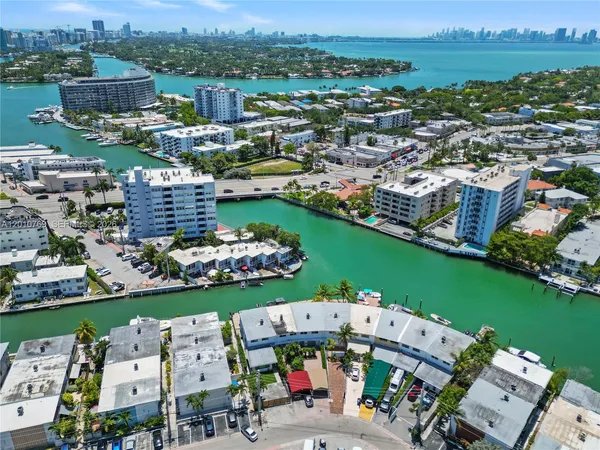 $6,000 | 834 Raymond Street, Miami Beach, FL 33141