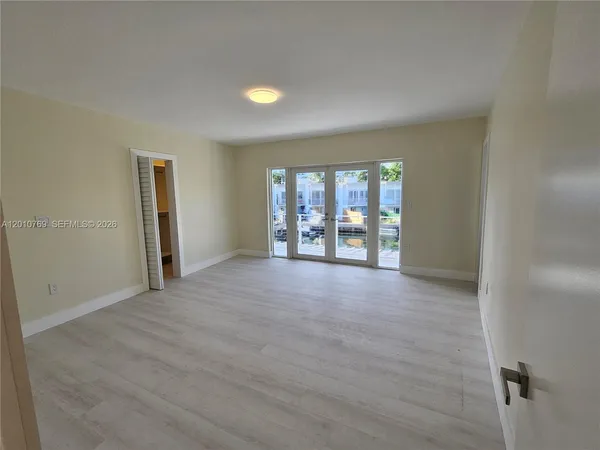 $6,000 | 834 Raymond Street, Miami Beach, FL 33141