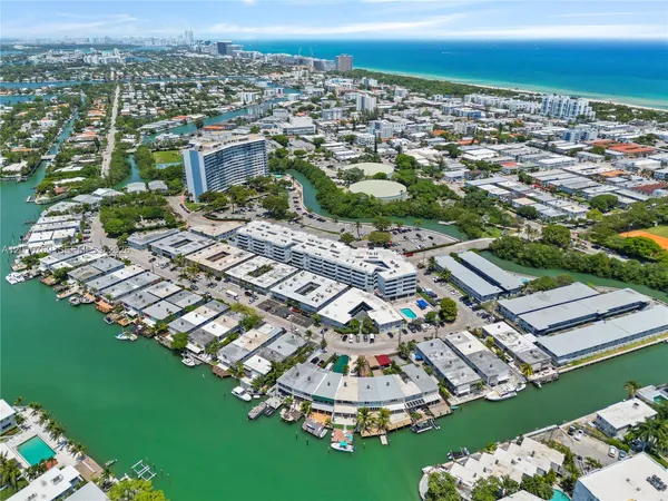 $6,000 | 834 Raymond Street, Miami Beach, FL 33141