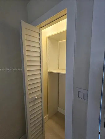 $6,000 | 834 Raymond Street, Miami Beach, FL 33141
