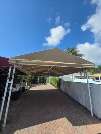 $6,000 | 834 Raymond Street, Miami Beach, FL 33141