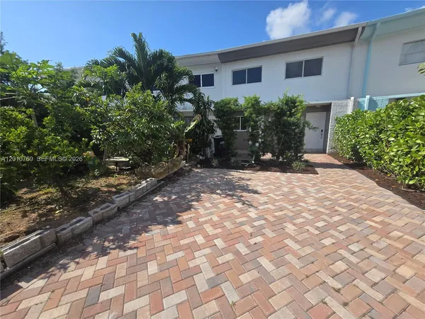 $6,000 | 834 Raymond Street, Miami Beach, FL 33141