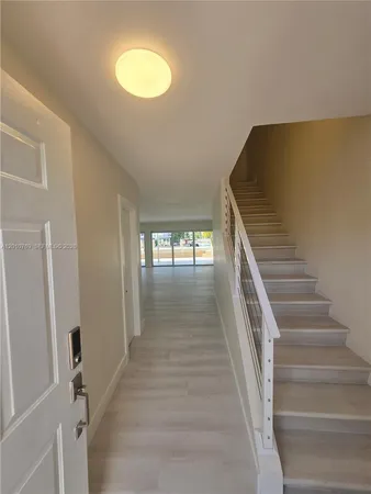$6,000 | 834 Raymond Street, Miami Beach, FL 33141