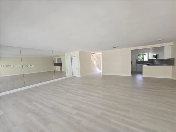 $6,000 | 834 Raymond Street, Miami Beach, FL 33141