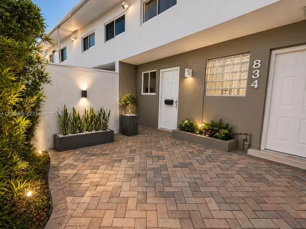 $6,000 | 834 Raymond Street, Miami Beach, FL 33141