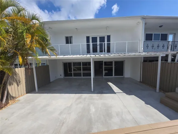 $6,000 | 834 Raymond Street, Miami Beach, FL 33141