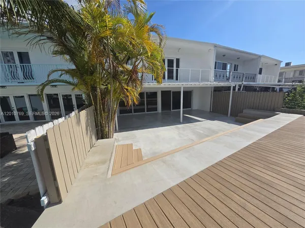 $6,000 | 834 Raymond Street, Miami Beach, FL 33141