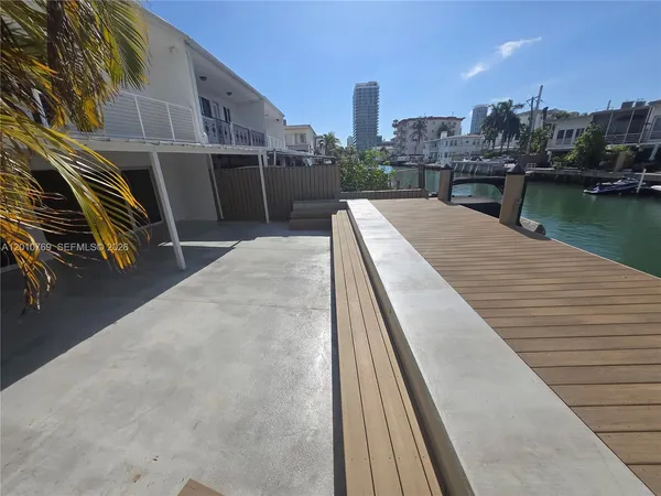 $6,000 | 834 Raymond Street, Miami Beach, FL 33141