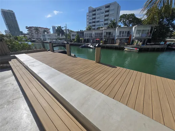 $6,000 | 834 Raymond Street, Miami Beach, FL 33141