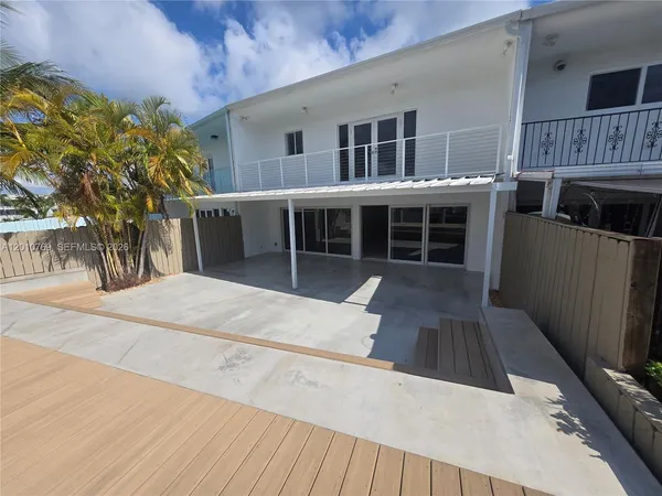 $6,000 | 834 Raymond Street, Miami Beach, FL 33141
